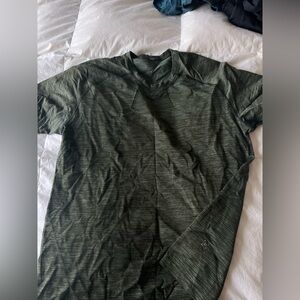 Lululemon metal vent tech shirt men’s large